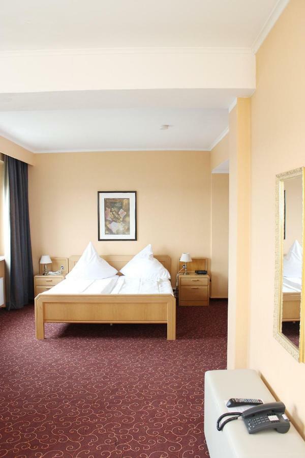 Wiking Hotel Henstedt-Ulzburg Exterior photo